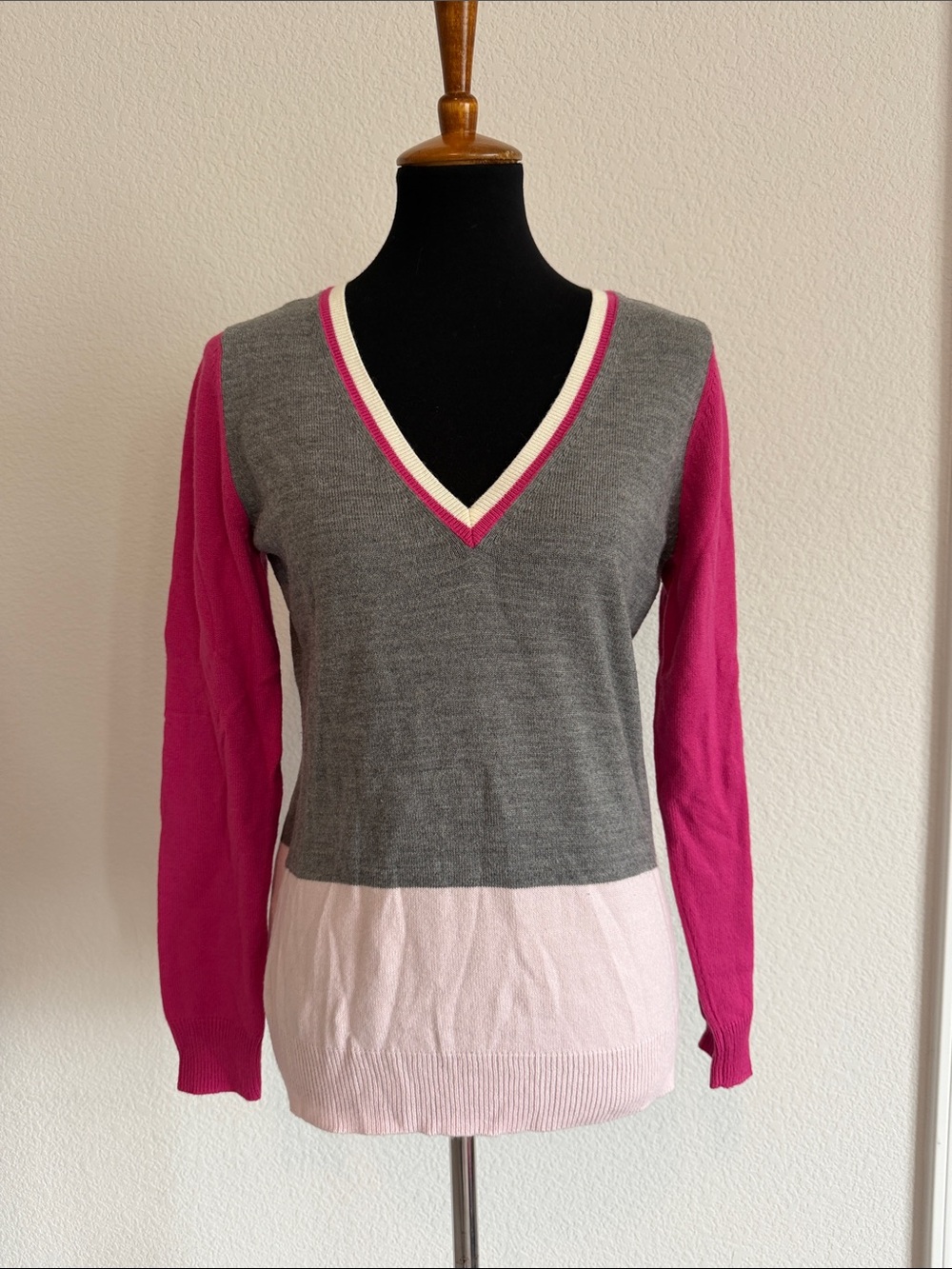 New York & Company Gray V-Neck Sweater with Pink Sleeves and Pale Pink Hem